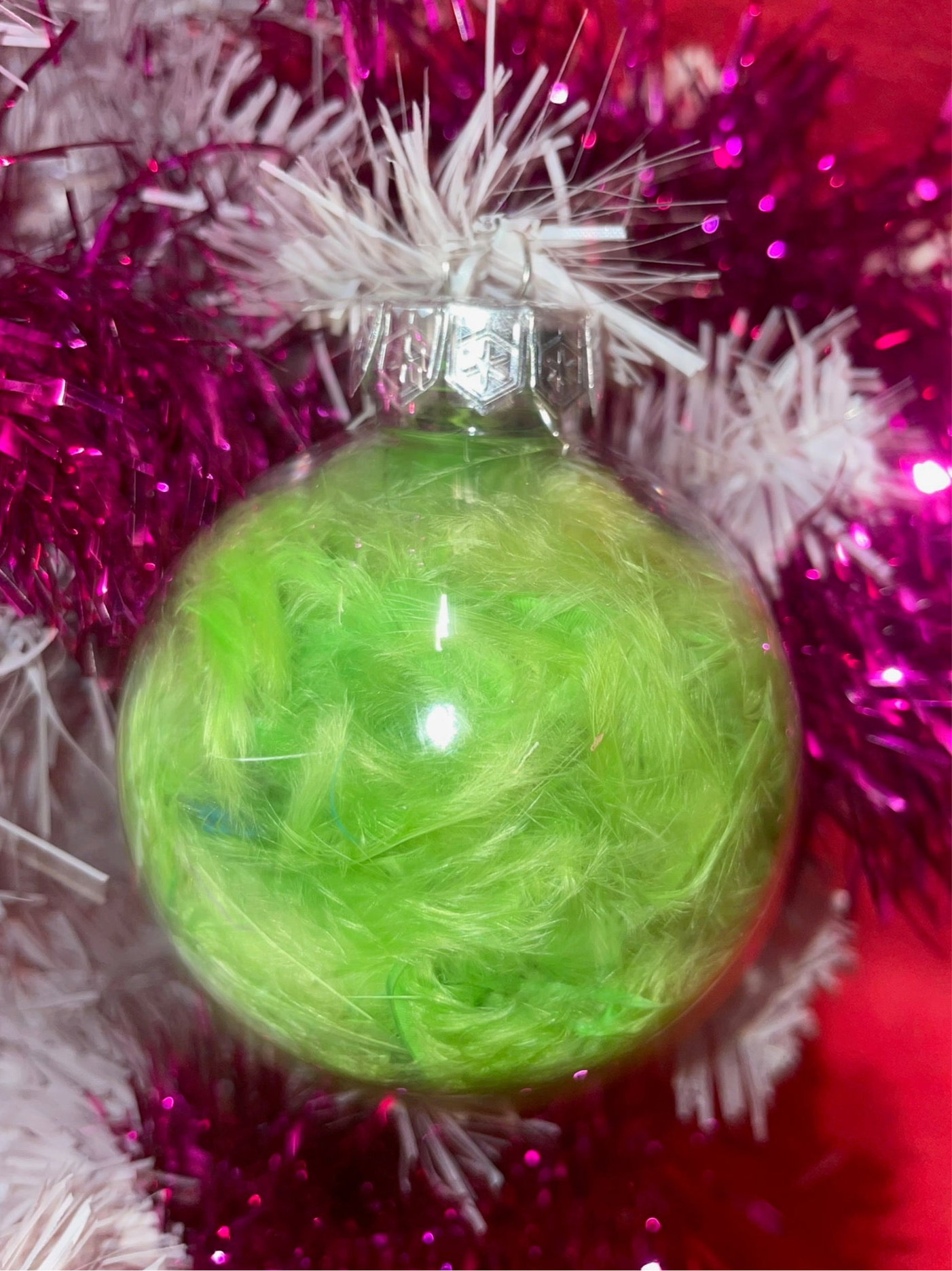 Pallina di Natale con Piume Colorate